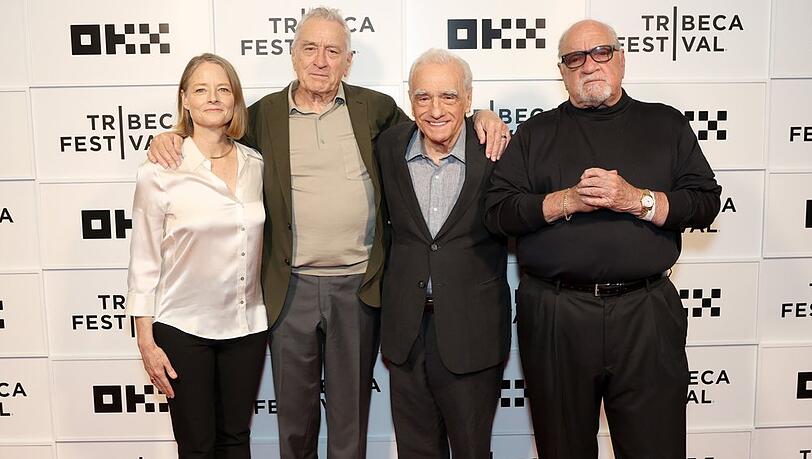 Jodie Foster, Robert De Niro, Martin Scorsese und Paul Schrader bei einer Vorführung von "Taxi Driver" beim Tribeca Film Festival in New York. Jodie Foster, Robert De Niro, Martin Scorsese und Paul Schrader bei einer Vorführung von "Taxi Driver" beim Tribeca Film Festival in New York.