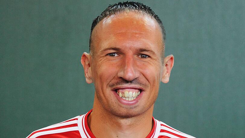 Gestatten, Robbéry mein Name. Die Az hat aus Franck Ribéry und Arjen Robben einen Spieler gemacht. Fotos: sampics/Augenklick (2), Foto-Montage: AZ Gestatten, Robbéry mein Name. Die Az hat aus Franck Ribéry und Arjen Robben einen Spieler gemacht. Fotos: sampics/Augenklick (2), Foto-Montage: AZ