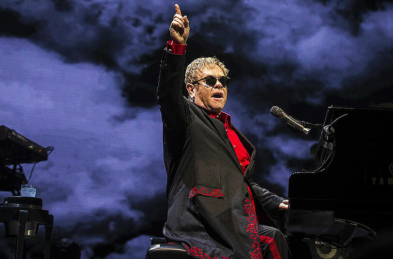 Archivfoto: Elton John beim Tour-Auftakt in Amsterdam am 22. November.