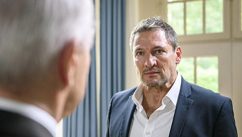 "Sturm der Liebe": Christoph (Dieter Bach, r.) stellt Werner wegen des Deals mit Annabelle zur Rede "Sturm der Liebe": Christoph (Dieter Bach, r.) stellt Werner wegen des Deals mit Annabelle zur Rede