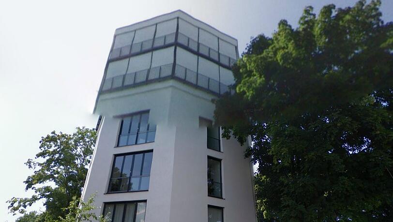 In einem Wohnturm Musik hören - dazu lädt ein Künstler im Viertel. In einem Wohnturm Musik hören - dazu lädt ein Künstler im Viertel.