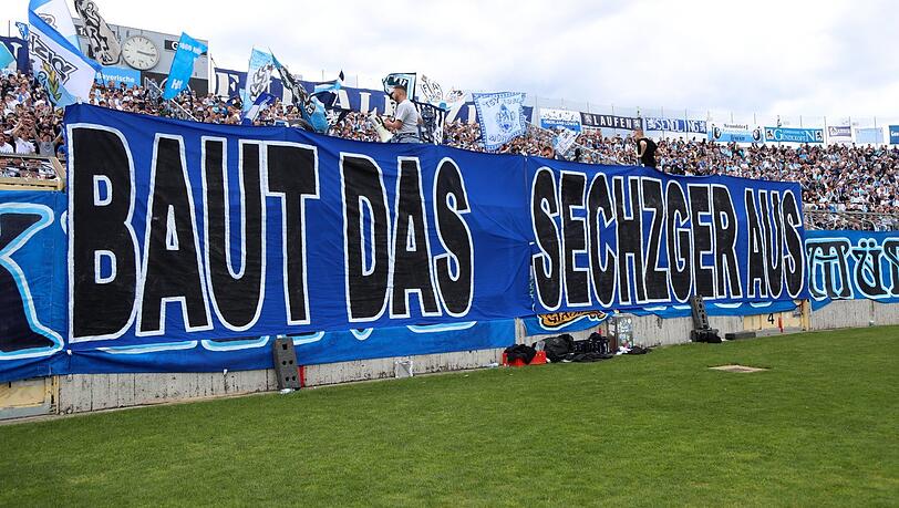 Eine von vielen Plakataktionen zum Thema in der Westkurve des Sechzgerstadions.
