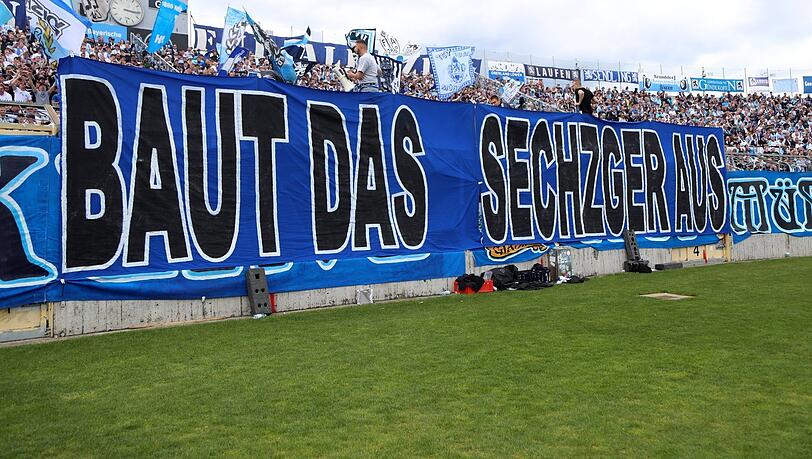 Eine von vielen Plakataktionen zum Thema in der Westkurve des Sechzgerstadions.