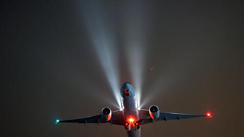 Flugzeuge k&ouml;nnen am Flughafen in N&uuml;rnberg rund um die Uhr starten und landen. (Symbolbild)