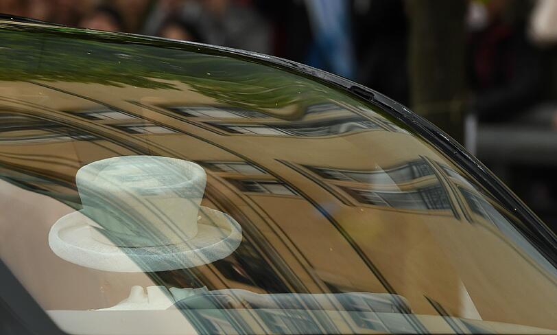 Am Mittwochmorgen hat die Queen zusammen mit Ehemann Prinz Philip das Hotel Adlon verlassen