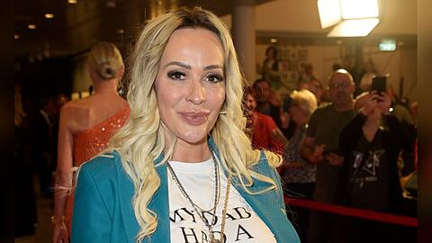 Am 27. September zeigte sich Cora Schumacher noch gut gelaunt bei der Feier zum 30. Geburtstag von "RTL Exclusiv" in Hamburg.