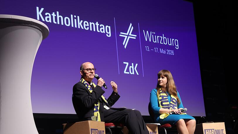 Beide sprachen vor mehr als 1.000 Zuschauern.
