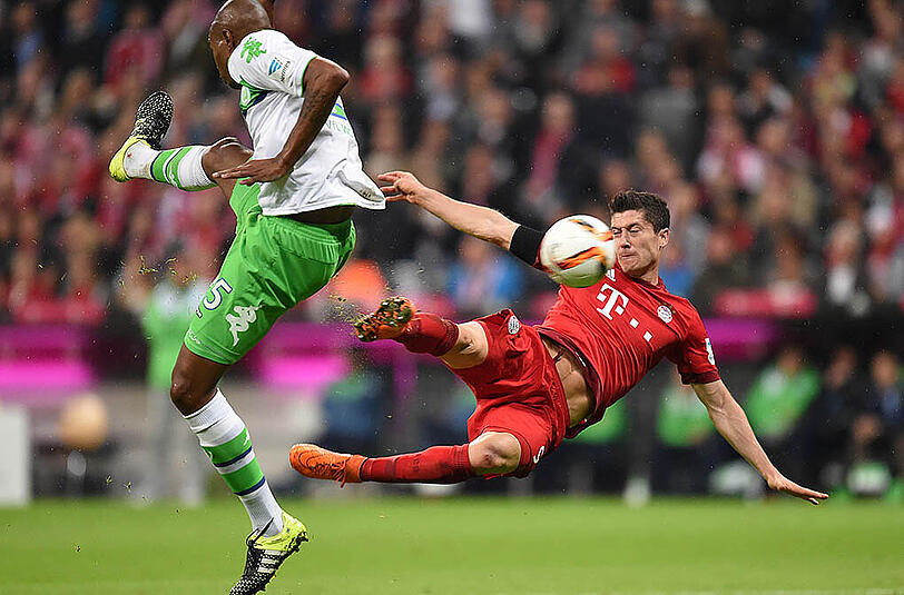 Dieses war der fünfte Streich: Robert Lewandowski erzielte beim 5:1-Sieg gegen Wolfsburg am 22. September 2015 binnen neun Minuten fünf Tore.