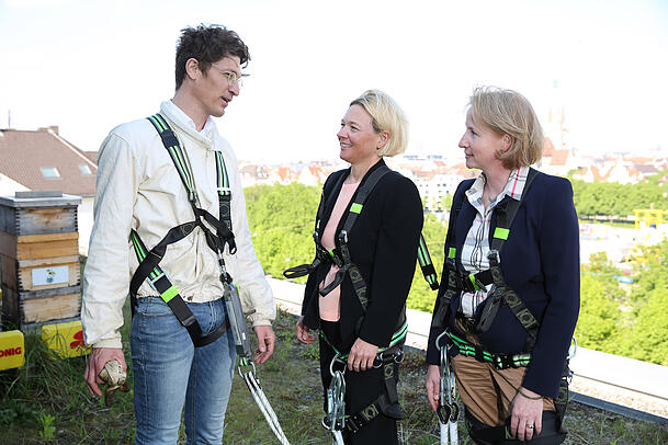 Gut gesichert: Jürgen Brandl, Verena Ober und Antje Singer (von links). Gut gesichert: Jürgen Brandl, Verena Ober und Antje Singer (von links).