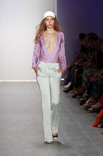 Die Mädchen dürfen auf dem Laufsteg nicht zimperlich sein: Bei der Fashion Week gibt's fast keine Show ohne (fast) nackte Brüste. Die Busenblitzer der sexy Models...