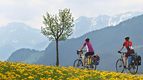 Mit dem E-Bike kann jederzeit auch mal ein Radausflug in die Berge unternommen werden. Der Akku bietet dazu &bdquo;Steighilfe&ldquo;.