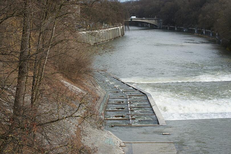 Einzigartige Fischtreppe direkt an der Schwindinsel.