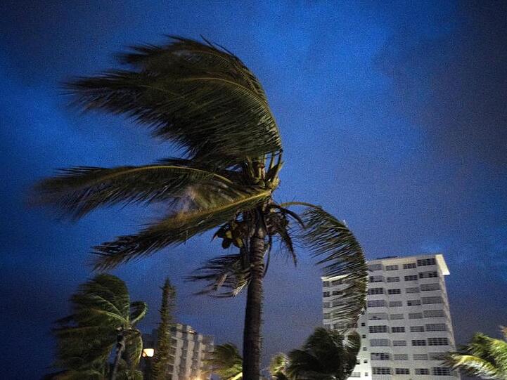 Der extrem gefährliche Hurrikan "Dorian" hat die nördlichen Bahamas erreicht. Foto. Ramon Espinosa/AP