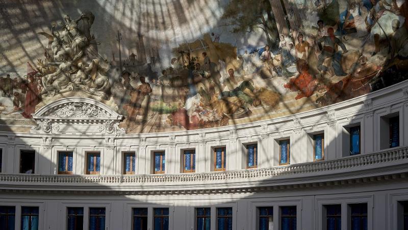 Blick in die Haupthalle des Pinault-Museums. Blick in die Haupthalle des Pinault-Museums.