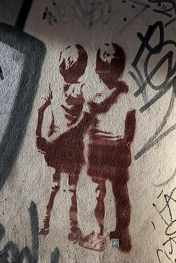 In einer Hofeinfahrt: ganz bestimmt ein echter Banksy.
