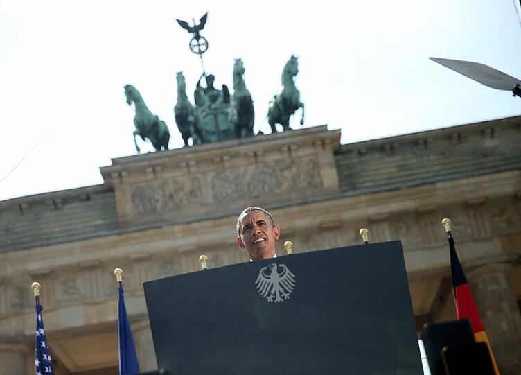 US-Präsident Obama spricht am Brandenburger Tor.