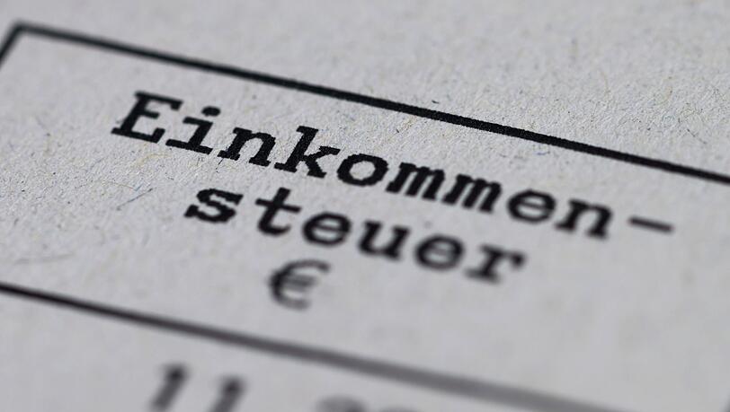 Unter anderem Profisportvereine müssen womöglich höhere Steuern zahlen. (Illustration) Unter anderem Profisportvereine müssen womöglich höhere Steuern zahlen. (Illustration)