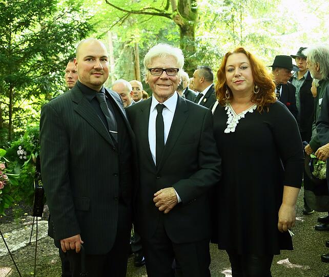 Gerd Siemoneit-Barum mit seinen Kindern Max und Rebecca