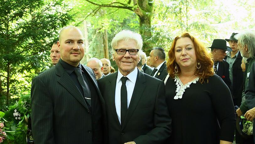 Gerd Siemoneit-Barum mit seinen Kindern Max und Rebecca Gerd Siemoneit-Barum mit seinen Kindern Max und Rebecca