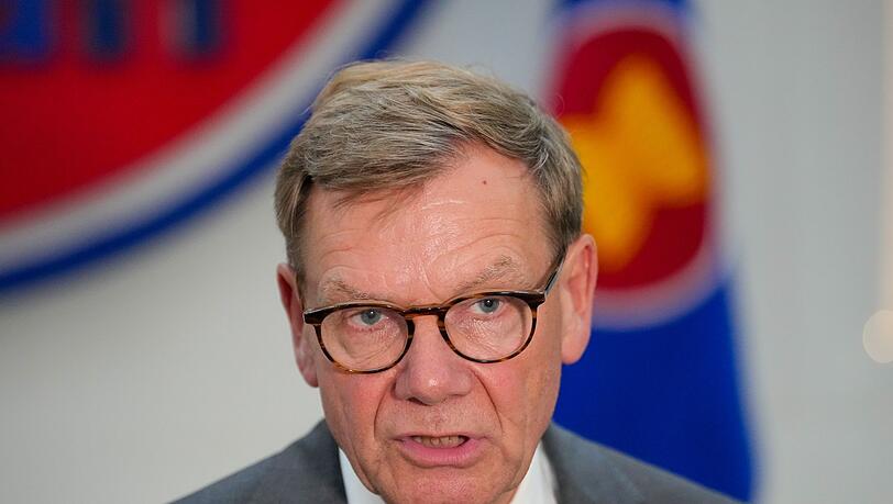 Kurz nach seinem Besuch in Japan und Indonesien reist Außenminister Johann Wadephul (CDU) nach Kroatien. Unter anderem geht es um den EU-Beitritt der Westbalkanländer.