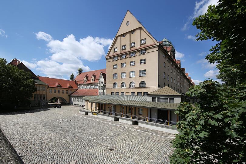 Stattlich: das denkmalgeschützte Gebäude des Hauptzollamts.