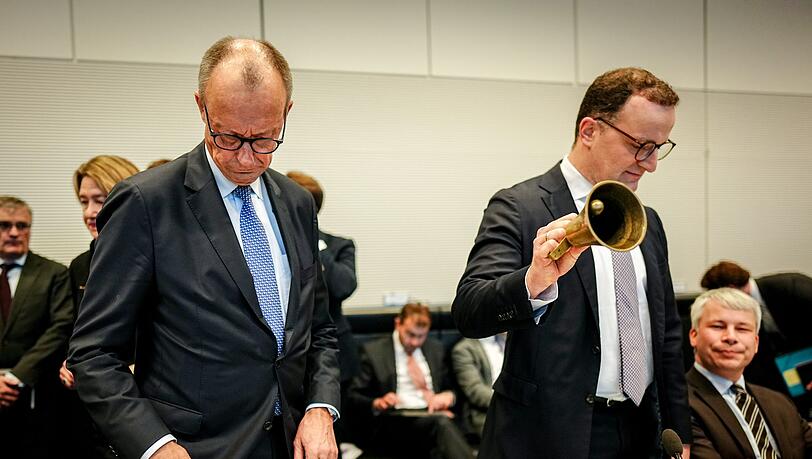 Merz unterrichtete heute die Unions-Fraktion über die Ukraine-Verhandlungen. Merz unterrichtete heute die Unions-Fraktion über die Ukraine-Verhandlungen.