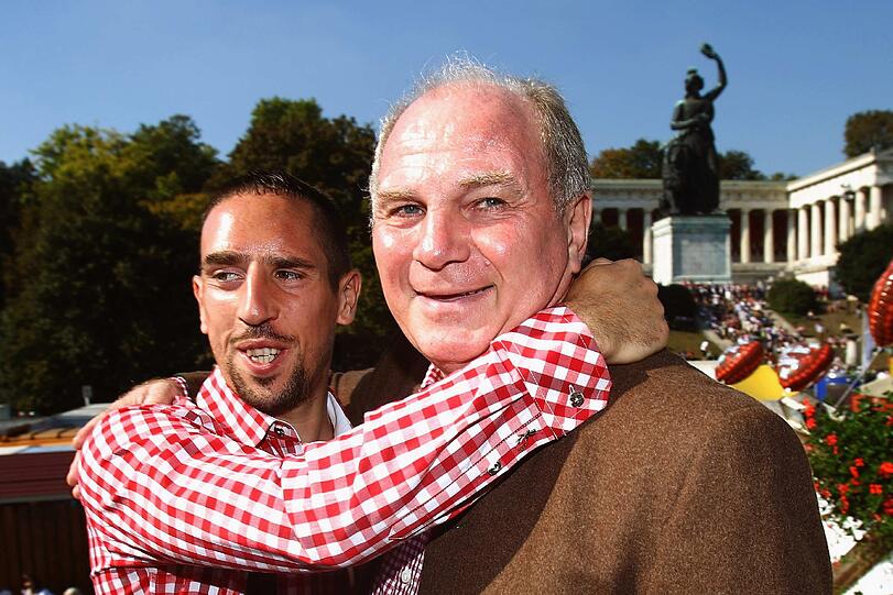 ... Real Madrids Bemühungen um Franck Ribery:
"Nächstes Jahr kommt eher der Gerichtsvollzieher nach Madrid als Franck Ribery."