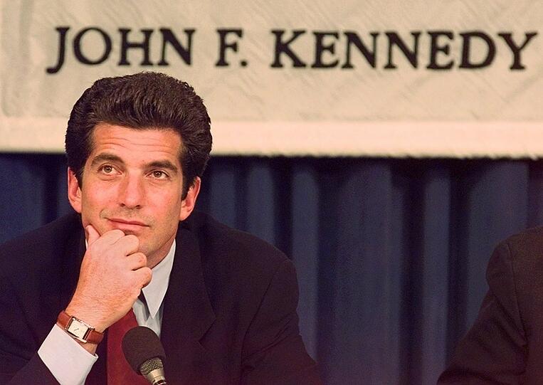 Sexiest Man Alive 1988: John F. Kennedy Jr. Er kam 1999 bei einem Flugzeugabsturz ums Leben.
