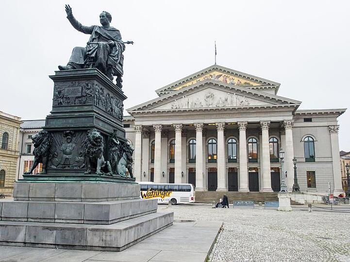Die Bayerische Staatsoper. Die Bayerische Staatsoper.