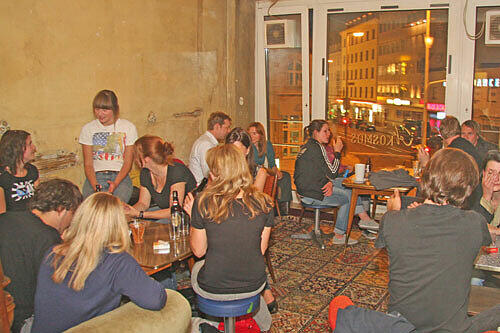 Jeden Abend sturmfrei im Café Kosmos.