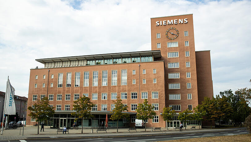 Den Kauf dieser Gebäude beziehungsweise Grundstücke rügt der Oberste Rechnungshof: Der ehemalige "Himbeerpalast" in Erlangen.