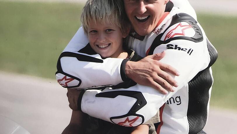 Mick Schumacher 2008 mit seinem Vater Michael. Mick Schumacher 2008 mit seinem Vater Michael.