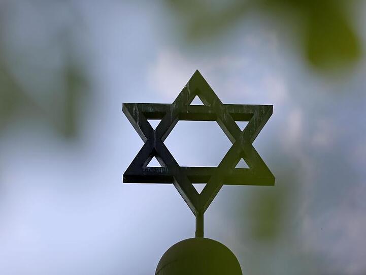 Davidstern an der Synagoge der Jüdischen Gemeinde in Halle.