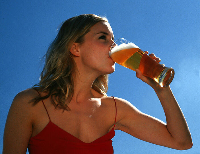 Ein gepflegtes Weißbier: Der Trend zu diesem obergärigen Bier ist ungebrochen &ndash; Sportler sollten die alkoholfreie Variante bevorzugen.