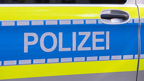 Die Polizei ermittelt wegen Körperverletzung, Beleidigung und Bedrohung. (Symbolbild)