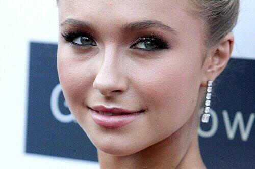 Klein, aber oho: Hayden Panettiere, die Freundin von Wladimir Klitschko, ist nur 1,54 Meter groß, doch beim Fußball durfte sie nicht mitmachen, weil sie zu hart war.