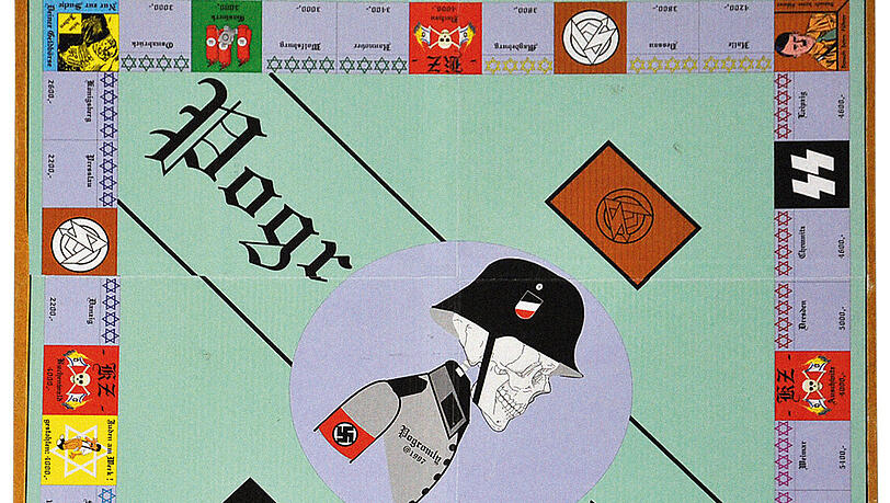 Widerlich: "Pogromly", selbstgebasteltes Brettspiel der NSU-Terroristen. Widerlich: "Pogromly", selbstgebasteltes Brettspiel der NSU-Terroristen.