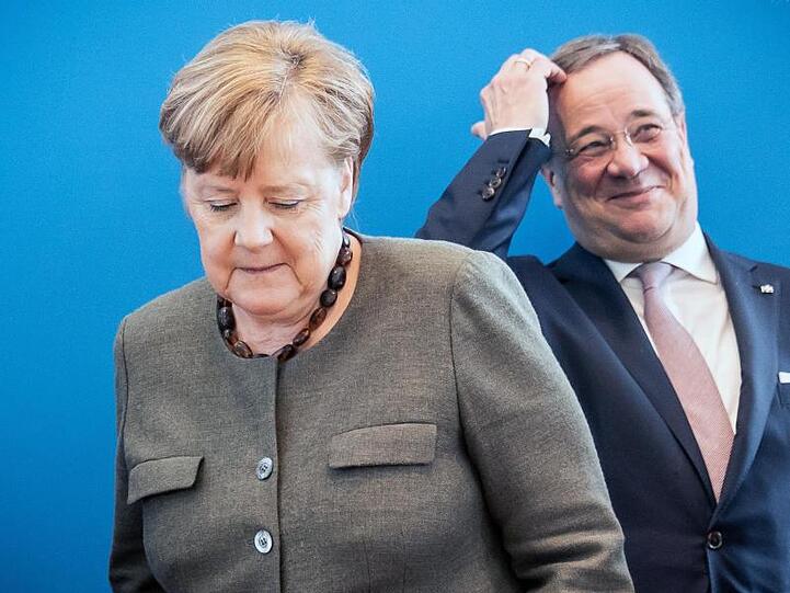 Fröhlich: CDU-Vize Armin Laschet und Angela Merkel vor der Sitzung des CDU-Bundesvorstands.