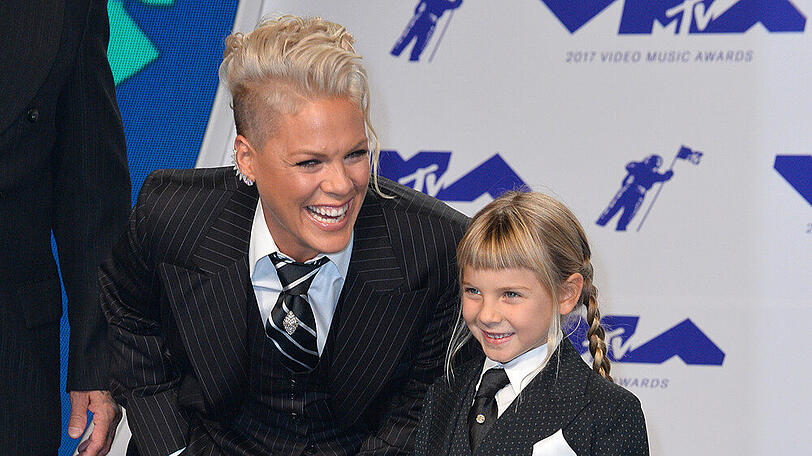 Auch hier im Partnerlook: Pink und Tochter Willow bei den MTV Video Music Awards 2017.