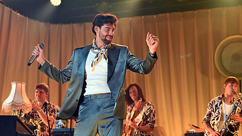 Alvaro Soler live auf der B&uuml;hne am 20.06.2026 in Muenchen, Olympiapark beim Tollwood-Festival.