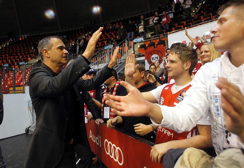 Hammerspiel der FC Bayern Basketballer: Das Team von Trainer Dirk Bauermann gewann am Samstagabend gegen Phoenix Hagen mit 100:81 und feierte damit den vierten Sieg in Serie. Die besten Bilder.