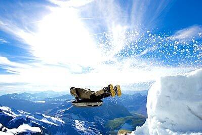Airboarding auf einem Hightech-Luftkissen, Foto: B. v. Dierendonk