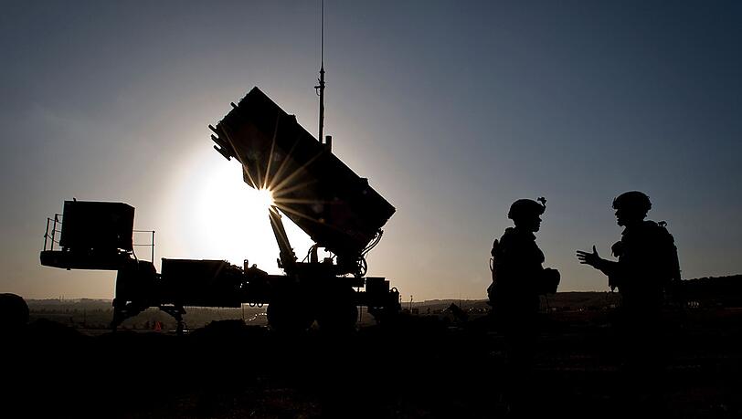 Die Türkei wird von Nato-Partnern mit Raketenabwehrsystemen vom Typ Patriot unterstützt. Die Türkei wird von Nato-Partnern mit Raketenabwehrsystemen vom Typ Patriot unterstützt.