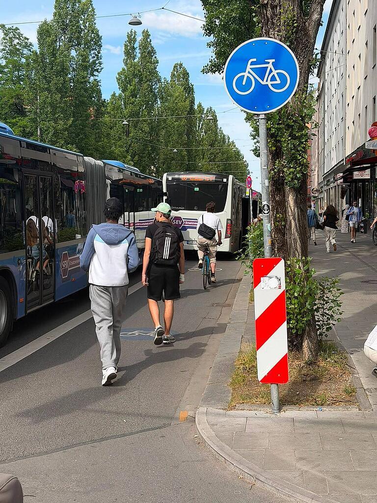 Die CSU hat festgestellt, dass es zwischen den Ersatzbussen und Radfahrern derzeit h&auml;ufig zu gef&auml;hrlichen Situationen kommt.