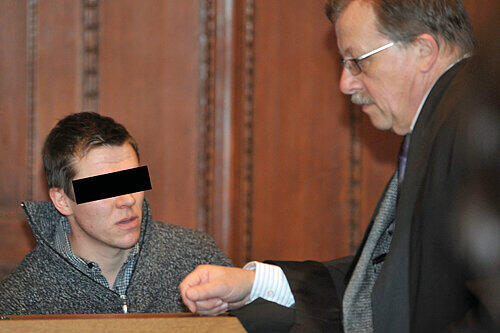 Jonas B. (22) steht wegen versuchten Totschlags vor Gericht.