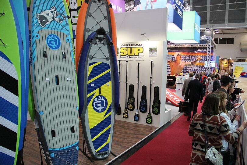 Hang loose! Surfer kommen auf der ISPO Munich voll auf ihre Kosten - insbesondere in Action-Halle A6.