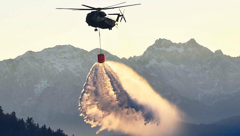 Die beiden Männer hatte am Jochberg hundert Hektar Wald in Brand gesetzt. Die beiden Männer hatte am Jochberg hundert Hektar Wald in Brand gesetzt.