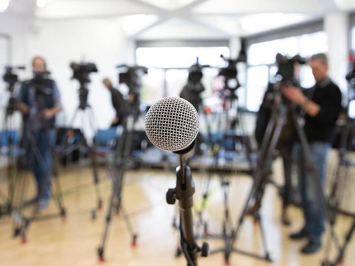 Laut einer aktuellen Studie glauben 38 Prozent der Bürger, dass Staat und Regierung die Medien beeinflussen.