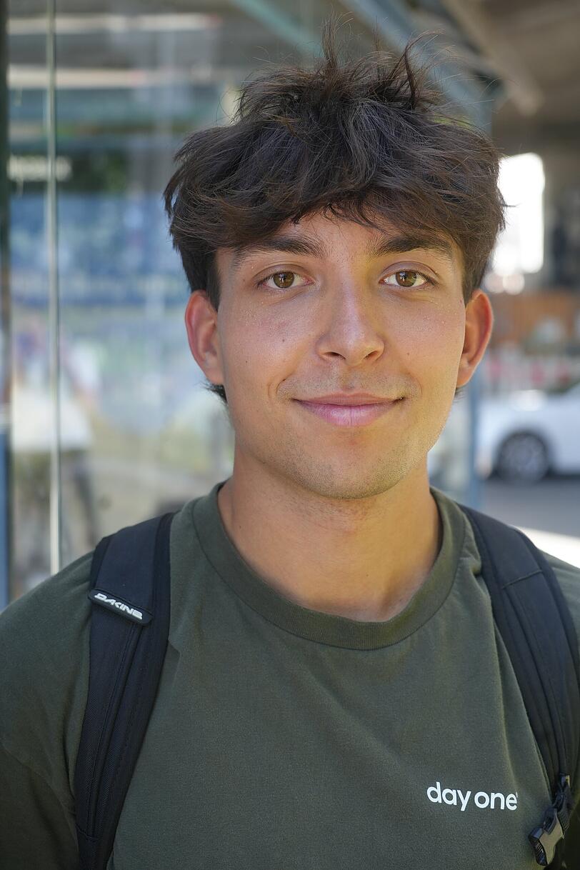 Leo Habaru (21). Leo Habaru (21).