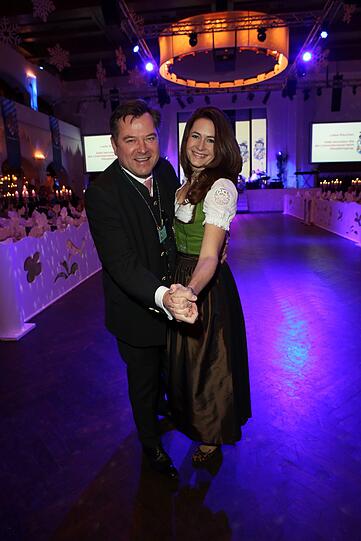 Trachten-Fans: Natalie und Seppi Schmid beim Tanz.